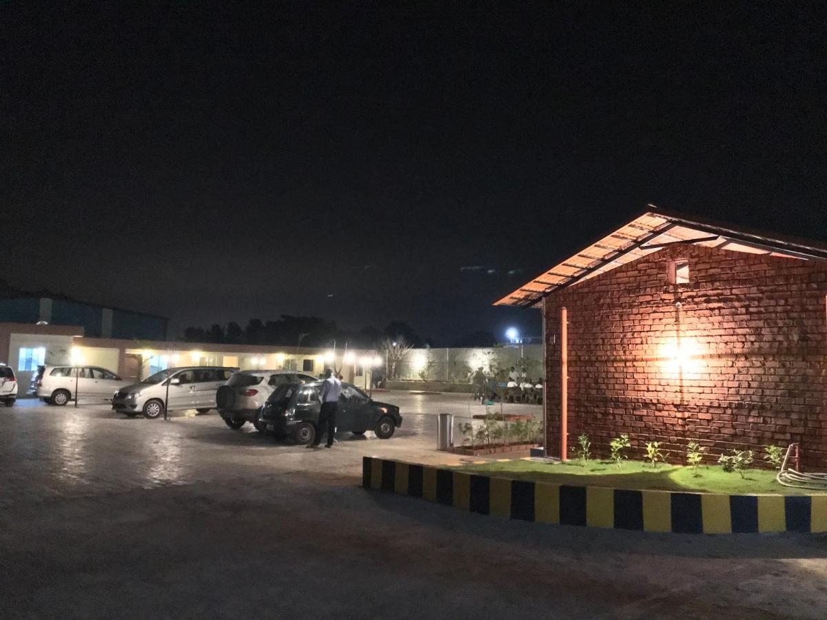 Rashi Comforts By Coastal Dine Hotel Dobbaspet Kültér fotó