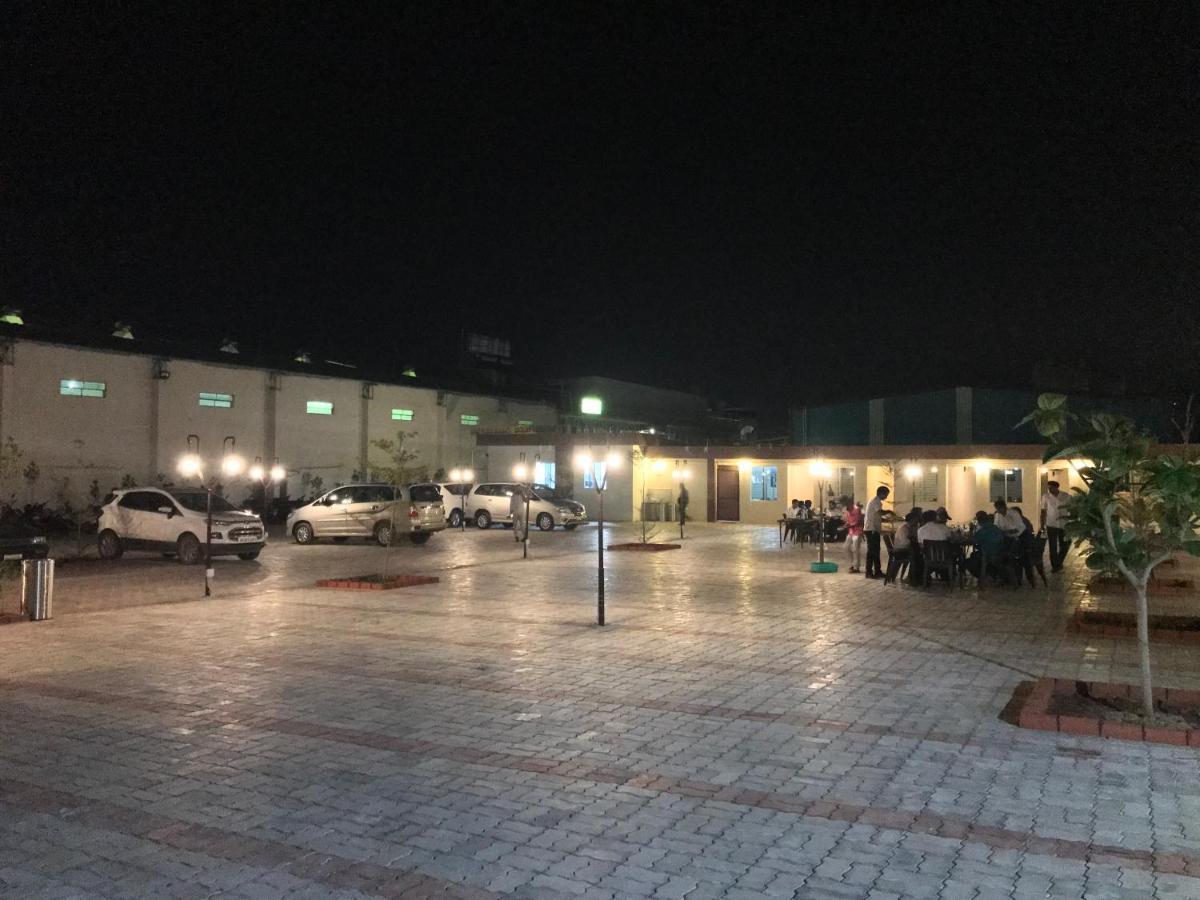 Rashi Comforts By Coastal Dine Hotel Dobbaspet Kültér fotó